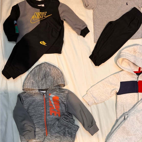 34 pieces. 16 matching outfits 12 and 12 to 18 months - Picture 2 of 9